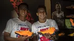 Pesepak bola, Febri Hariyadi dan Egy Maulana saat peluncuran Nike Born Mercurial 360 di Fisik Football, Jakarta, Rabu (7/3/2018). Nike merilis model terbaru Nike Mercurial Superfly dan Vapor 360. (Bola.com/Vitalis Yogi Trisna)