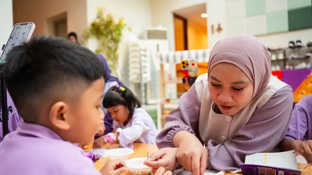 Tahukah Kamu? Ngemil Bareng Jadi Pendekatan Terapeutik Efektif untuk Meningkatkan Bonding Bersama Anak!