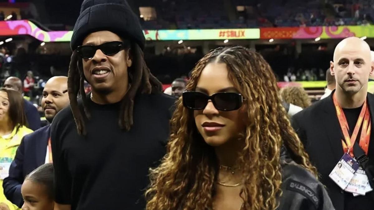 Penampilan Gaya Blue Ivy Carter, Bawa Kembali Tren Celana Cargo di Super Bowl
