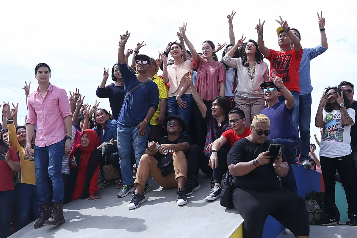 [Bintang] Syuting video klip untuk Ahok di Kalijodo