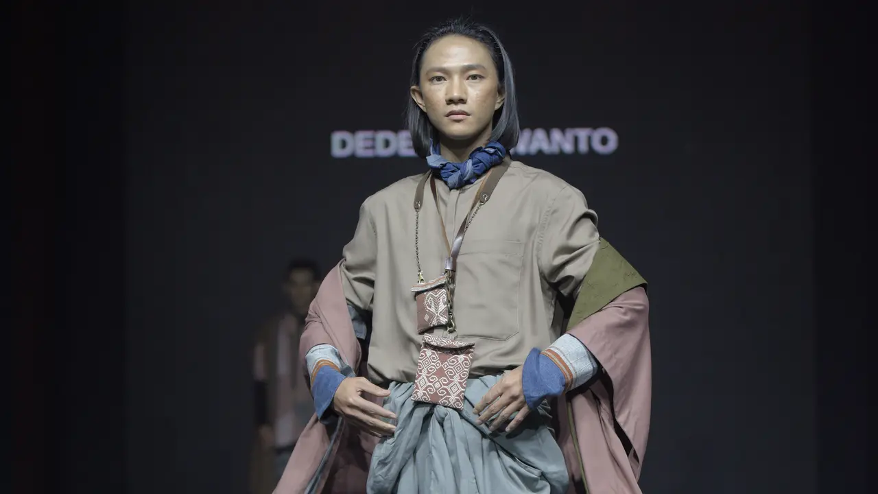 Melihat Kolaborasi Apik antara Fashion dan Art di Jakarta Fashion Trend 2022