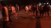 Tumbangnya 2 Anggota Perguruan Silat di Tangan Bonek