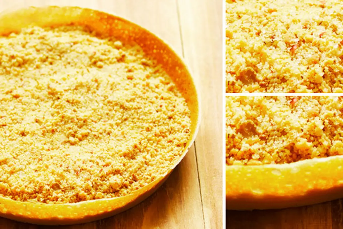 Martabak Manis dengan topping kacang (c) shutterstock