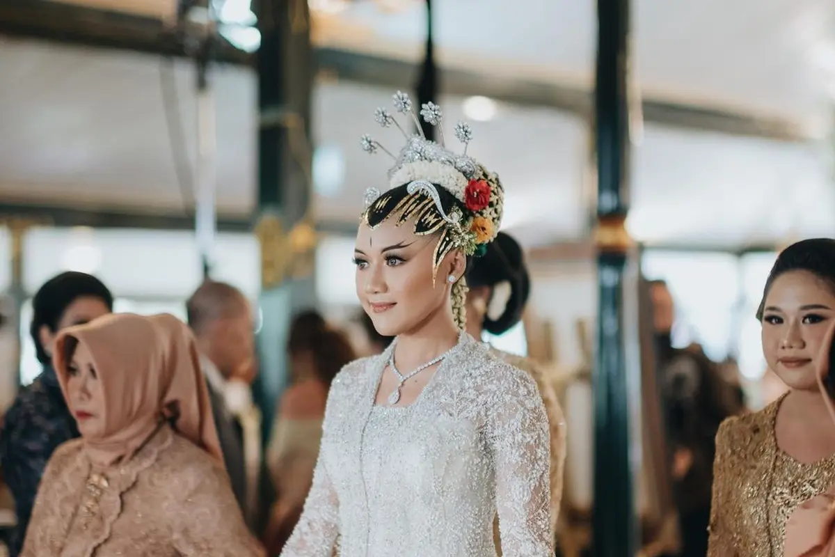 Sisi Manis Erina Gudono, MUA: The Real Princess di Dunia Nyata