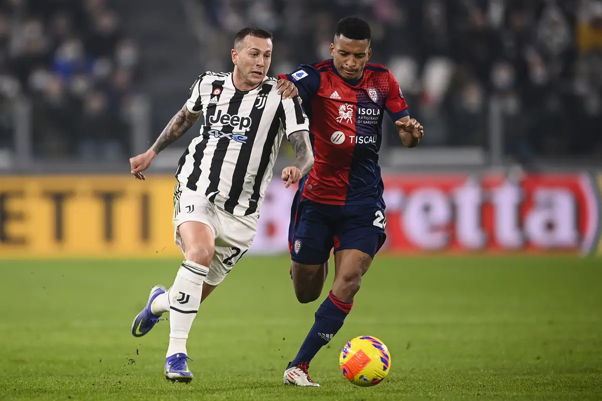 Juventus Bungkam Cagliari 2-0