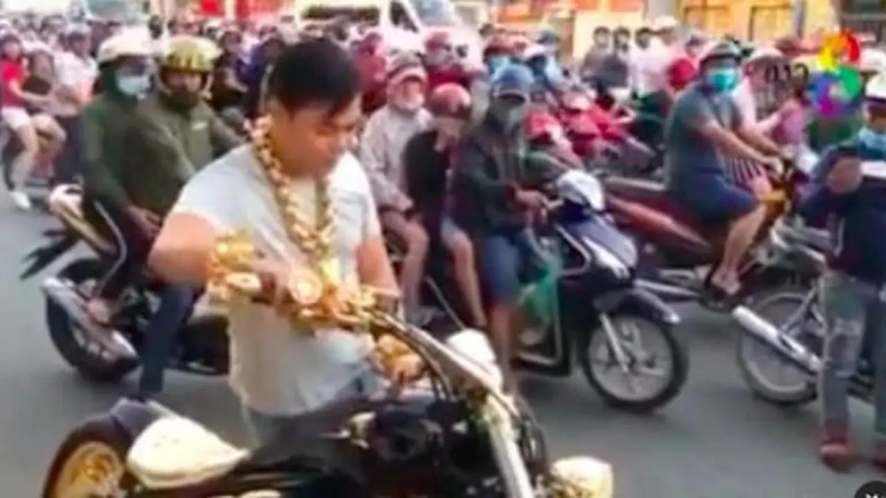 Hotman Paris Nyerah Usai Melihat Aksi Pemotor yang Satu Ini