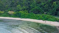 Pantai Biluhu, Destinasi yang berada di Kecamatan Batudaa Pantai, Kabupaten Gorontalo. Foto:Uyan (Arfandi Ibrahim/Liputan6.com)