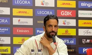 Pelatih AC Milan Ruben Amorim mengikuti konferensi pers di Stadion Utama Gelora Bung Karno, Jakarta, Jumat (7/8/2026). (Bola.com/Hery Kurniawan)