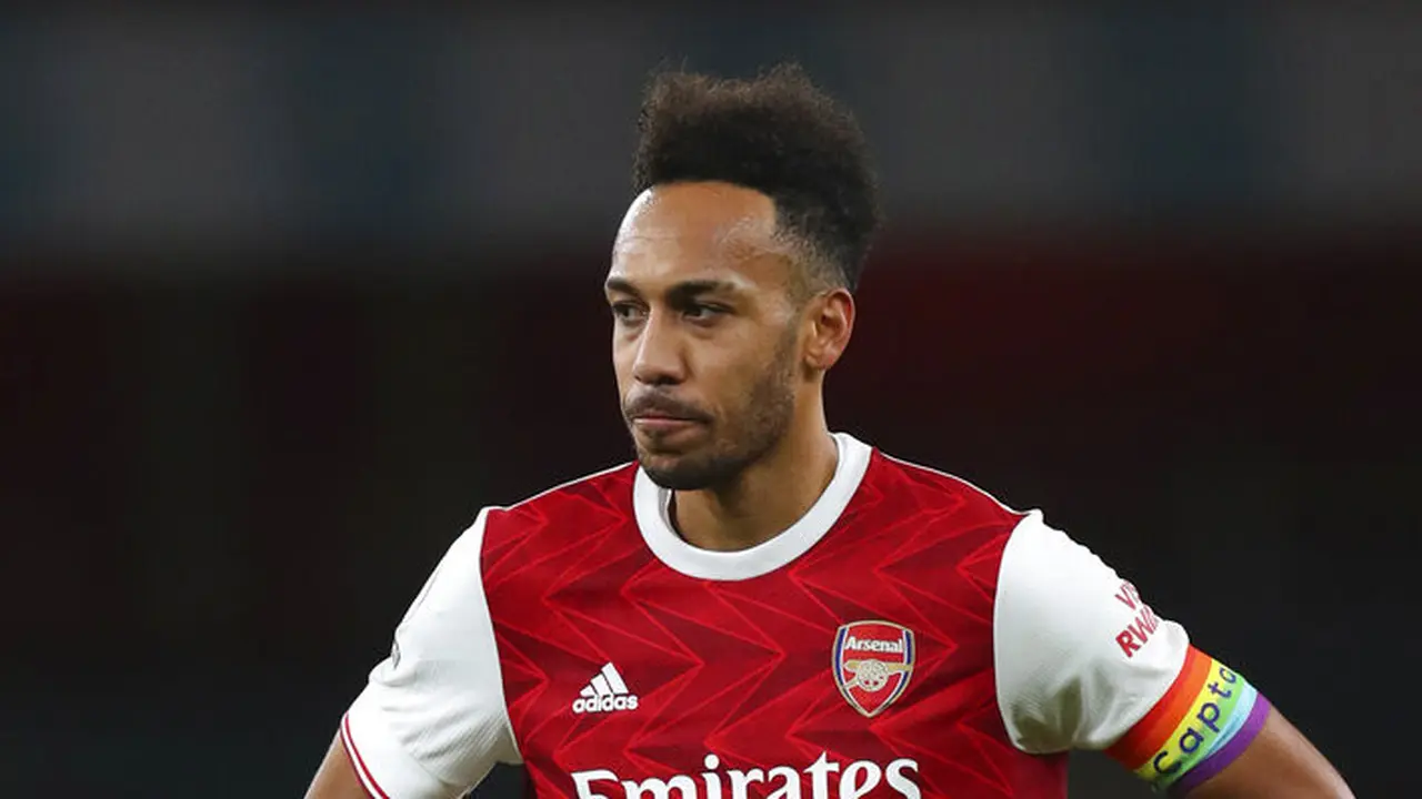 FOTO: Gol Bunuh Diri Aubameyang Buat Arsenal Kalah dari Burnley