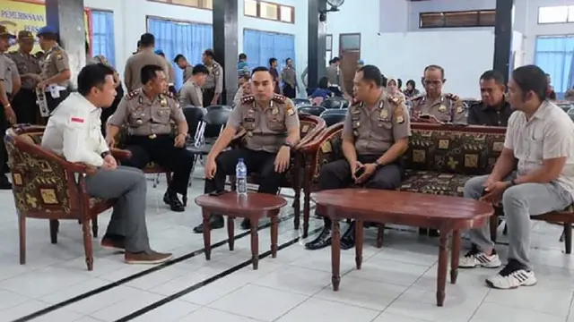 Kapolres Pare-Pare, AKBP Pria Budi janji akan berupaya menuntaskan penanganan kasus dugaan suap proyek DAK senilai Rp 40 miliar di Kota Pare-Pare (Liputan6.com/ Eka Hakim)