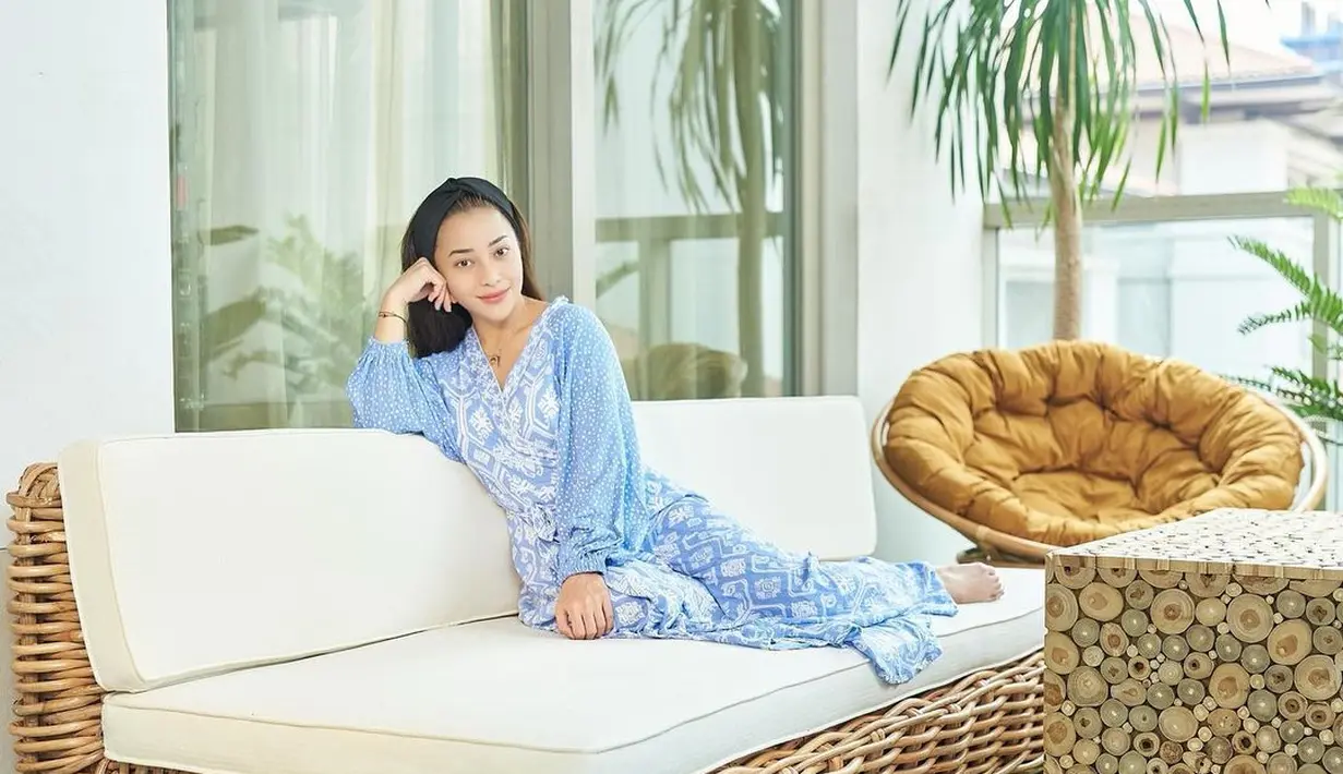 Bukan melulu karena uang, tujuan Nikita Willy main sinetron lantaran ia sudah menyukai dunia akting sejak kecil. Jadi, ia tak peduli jika banyak orang mengatakan main sinetron adalah hal yang melelahkan. (Instagram/nikitawillyofficial94)