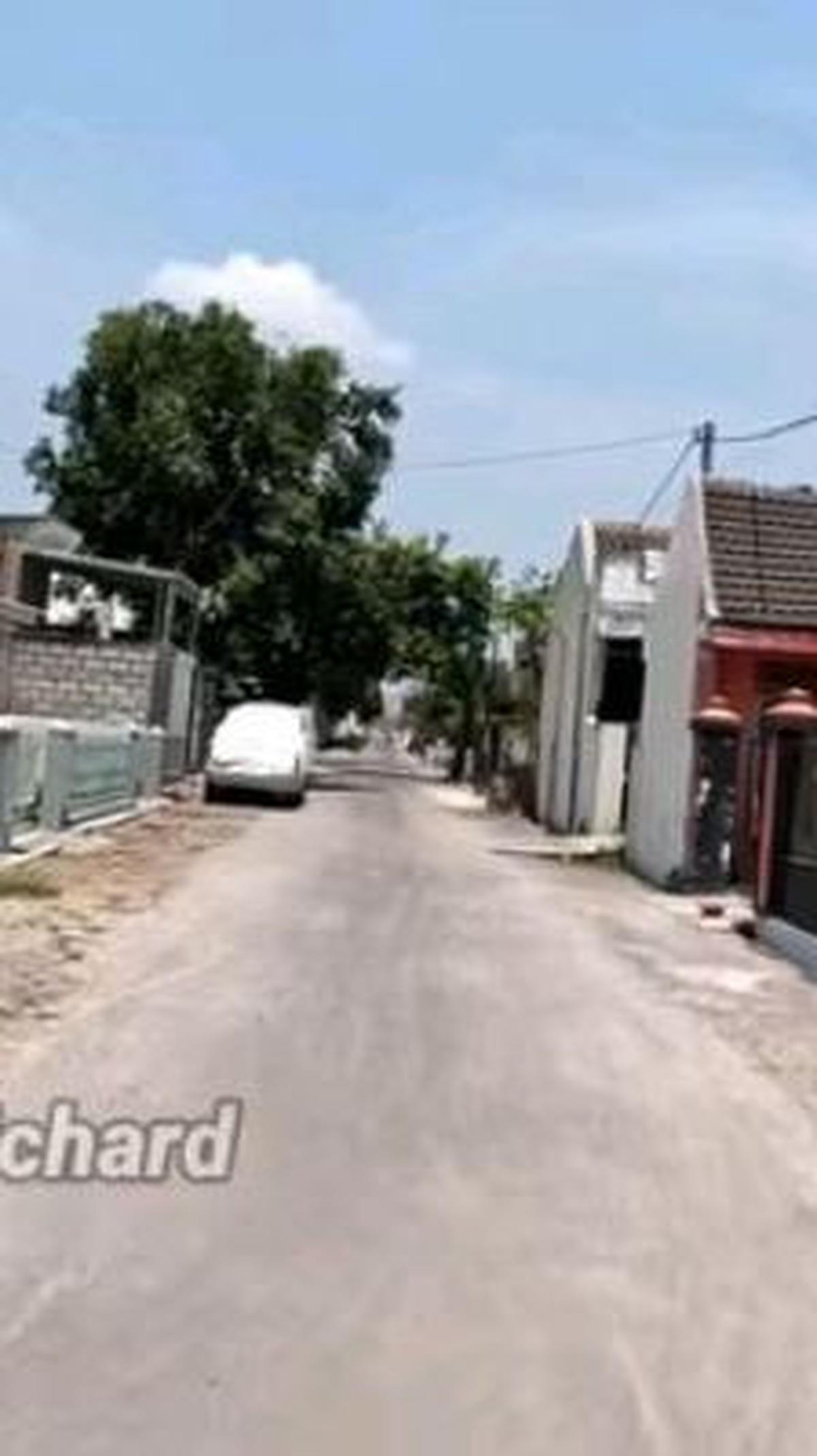 Di lingkungannya, Gilga Sahid biasa disapa Mas Gilgo. Sejak jadi penyanyi tenar, Gilga sangat jarang pulang ke rumah.
