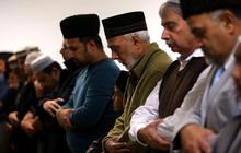 Kekhusyukan muslim AS doakan korban penembakan California