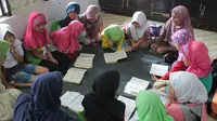 Kisah Janda Tunanetra Ajar Mengaji dengan Alquran Biasa