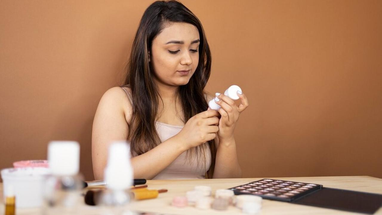 Melihat Kandungan Kosmetik dan Skincare