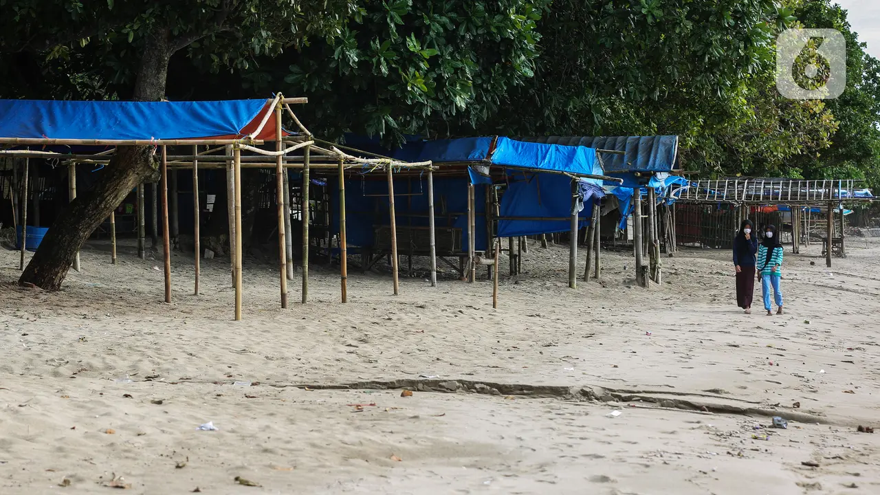 Pantai Carita Kembali Sepi Wisatawan