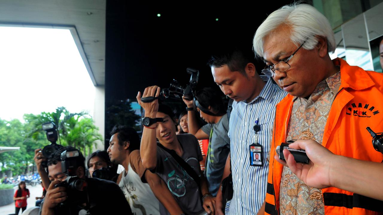 KPK menahan mantan Direktur Pengolahan Pertamina, Suroso Atmo Martoyo