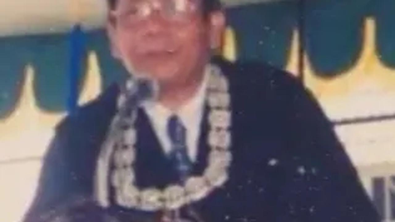 Mahfud kemudian diangkat menjadi guru besar di UII di bidang Hukum Tata Negara pada usia 41 tahun. Sebagai seorang profesor, Mahfud MD aktif mengajar di 18 universitas yang tersebar di seluruh Indonesia. Ia pun sudah menerbitkan banyak buku dan aktif menu