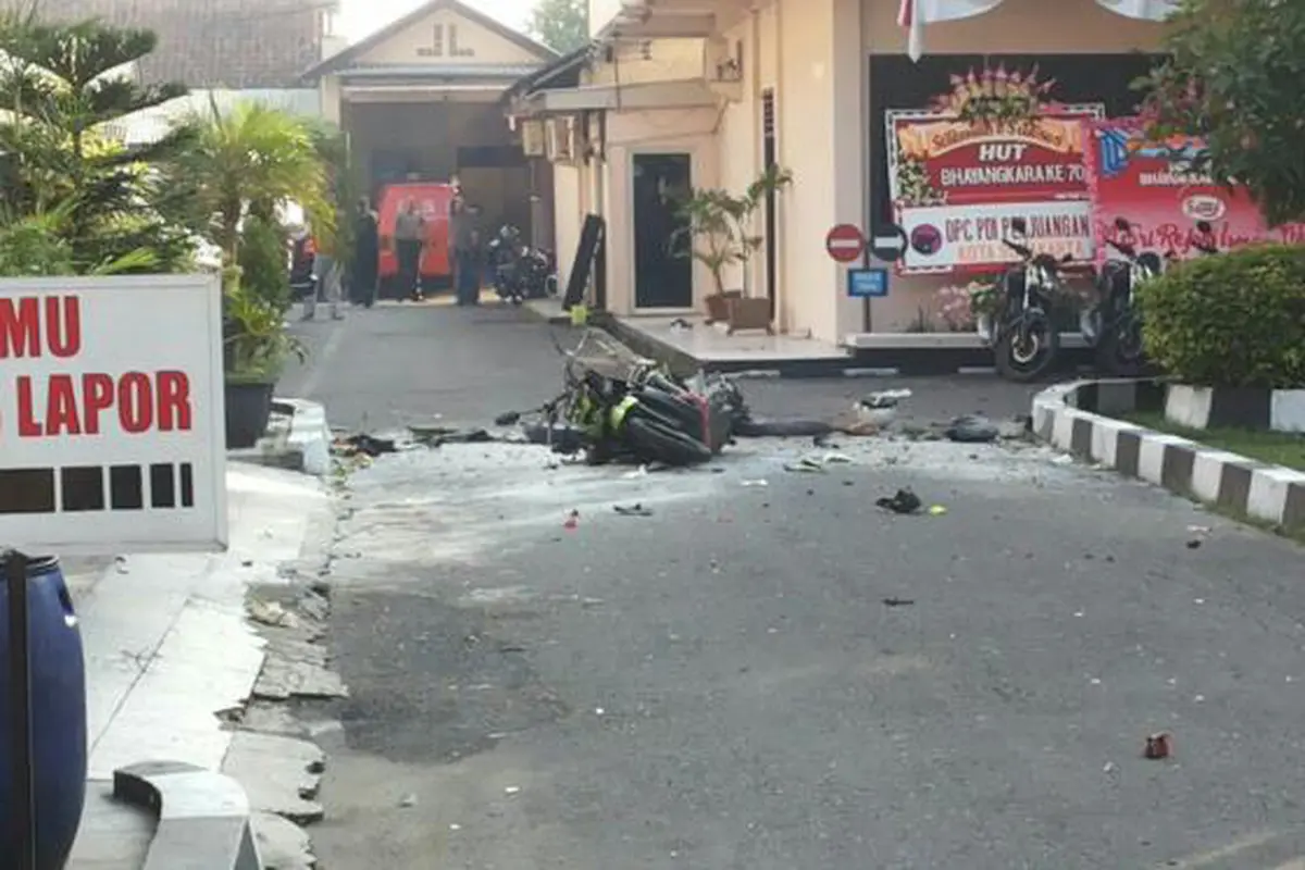 [Bintang] Ledakan Bom di Solo Ulah ISIS?