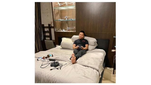 Positif COVID-19, Ini 6 Potret Detri Warmanto Pemain Sinetron Cinta Fitri Isolasi Diri di Rumah