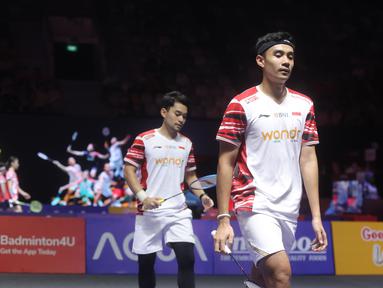 Ganda putra Indonesia, Leo Rolly Carnando/Bagas Maulana saat melawan wakil India, Satwiksairaj Rankireddy/Chirag Shetty pada pertandingan Indonesia Open 2025 di Istora Senayan Jakarta, Selasa (3/6/2025). Wakil Indonesia itu takluk dengan skor 21-18, 18-21, 14-21. (Bola.com/M Iqbal Ichsan)