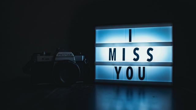 IIlustrasi kata-kata I miss you