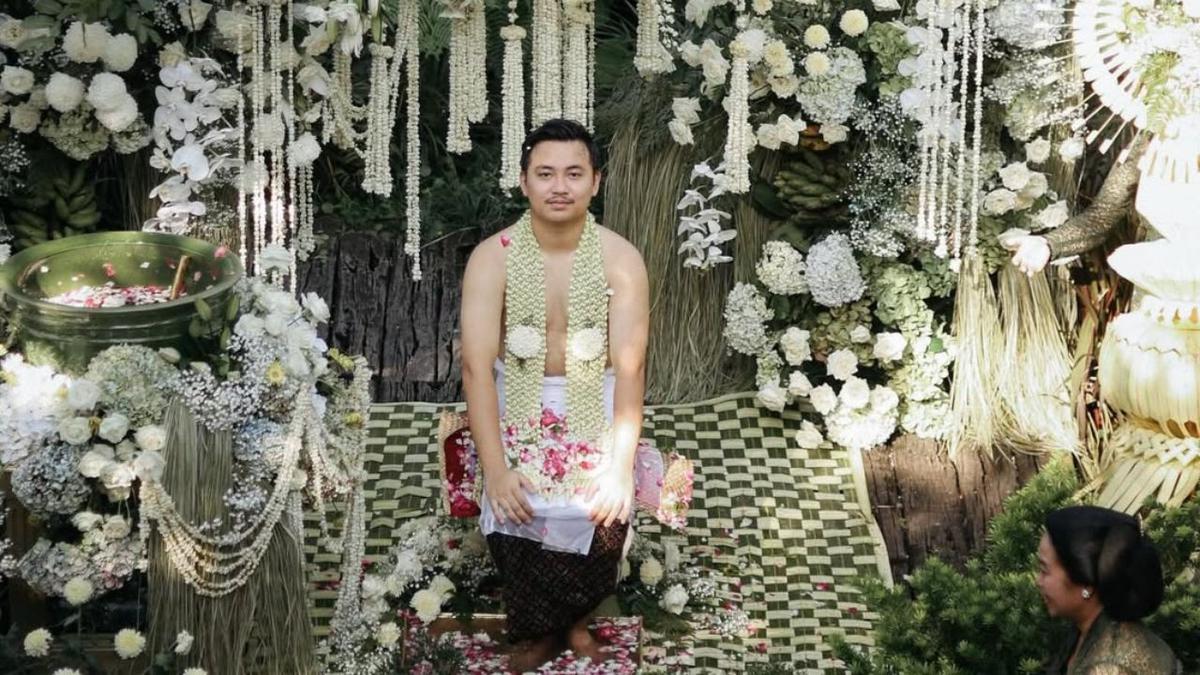 22 Potret Detail Dekorasi Siraman Pernikahan Putra Soimah dengan Adat Jawa yang Mewah dan Sakral