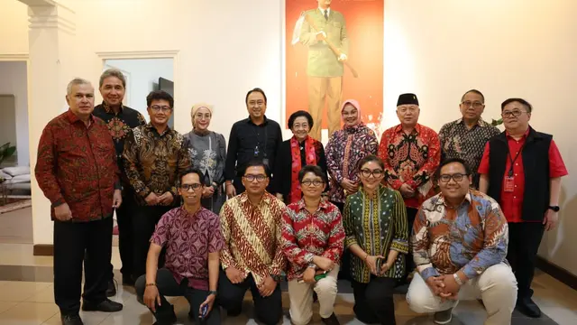 Ketua Umum PDI Perjuangan Megawati Soekarnoputri mengunjungi kantor baru Megawati Institute.