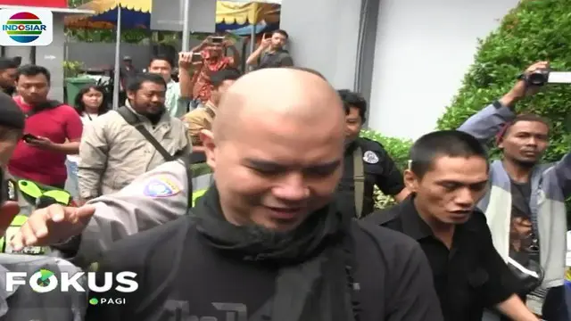 Kejaksaan Negeri Surabaya telah mengirim surat ke PN Jakarta Selatan agar penahanan Ahmad Dhani dipindahkan ke Surabaya untuk mempermudah proses persidangan 7 Februari mendatang.