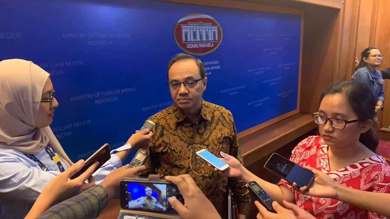 Teuku Faizasyah dalam press briefing di Kementerian Luar Negeri.