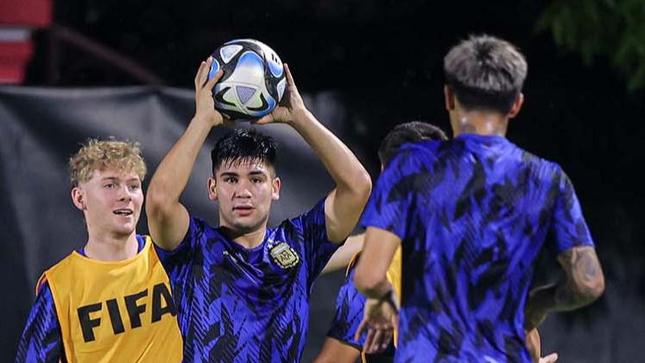 "Para pemain sebenarnya bermimpi untuk bisa tampil di final. Tapi beginilah adanya, mereka harus memainkan satu pertandingan lagi dan saya berharap kami bisa merebut peringkat ketiga," ucap Pelatih Argentina, Diego Placente, dalam rilis yang didapat Bola.