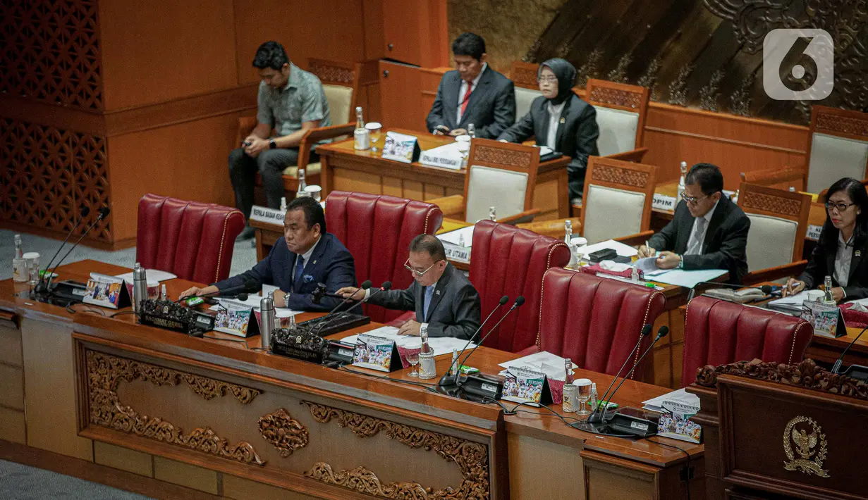 Terkait asumsi pertumbuhan ekonomi tahun 2024, pemerintah memandang bahwa asumsi pertumbuhan ekonomi tahun 2024 sebesar 5,3-5,7 persen adalah sesuatu yang realistis. Kinerja ekspor, diharapkan dapat menguat kembali di tengah prospek ekonomi dunia yang lebih baik. (Liputan6.com/Faizal Fanani)
