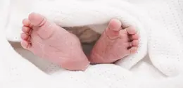 Keduanya baru saja menyambut kelahiran anak pertama mereka yang berjenis kelamin laki-laki. Momen penuh sukacita ini diumumkan langsung oleh Kenny Austin melalui media sosial pribadinya. [@kennyauztin],
