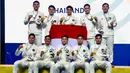 Tim Bulutangkis Putra Indonesia memamerkan medali saat di podium usai memastikan meraih medali emas di SEA Games Thailand 2025 di Gymnasium 4, Thammasat University Rangsit Campus, Pathum Thani, Rabu (10/12/2025). (Dok. PBSI)