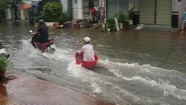 6 Kelakuan Kocak Pengendara di Jalan Raya Ini Bikin Tepuk Jidat