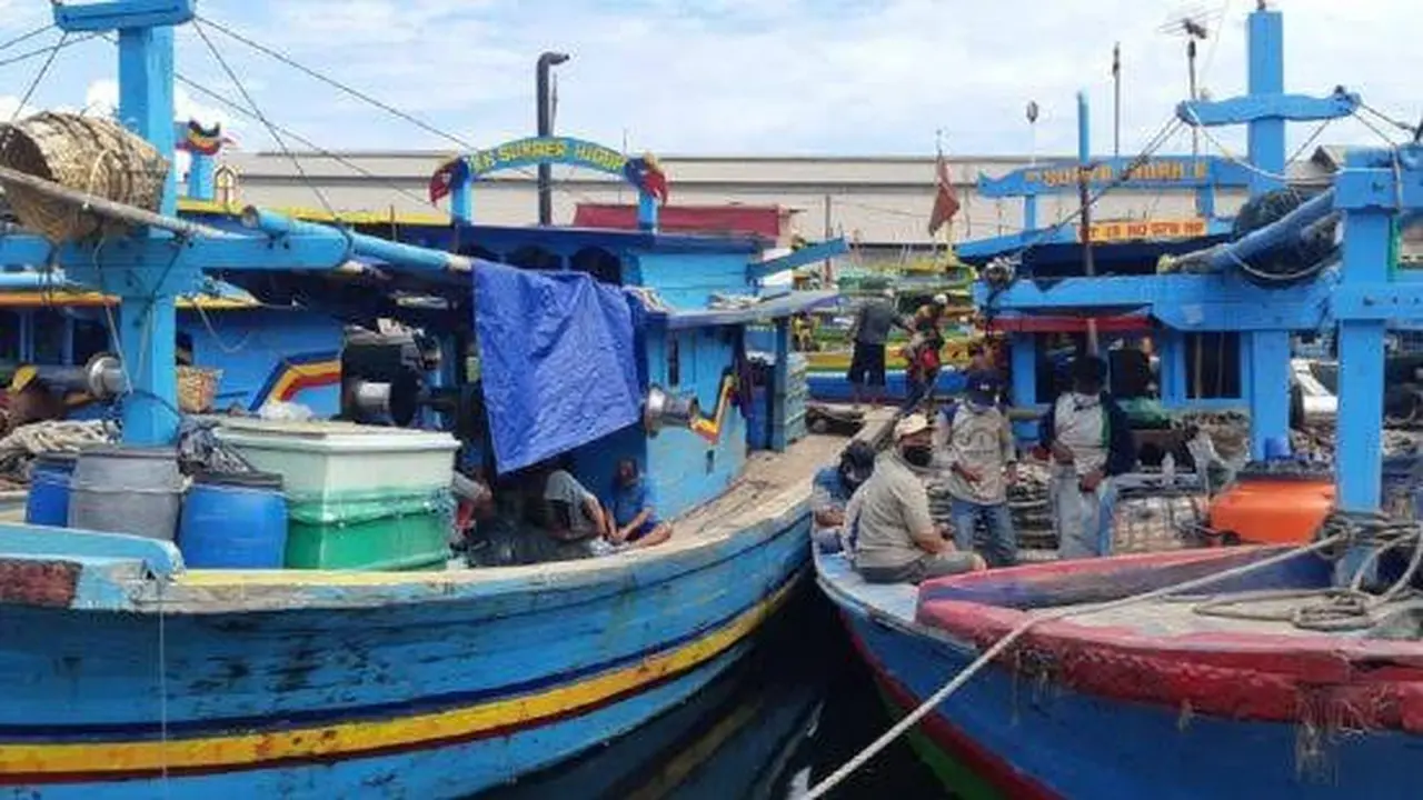 Ilustrasi kapal nelayan di Pelabuhan Mayangan Probolinggo. (Istimewa).