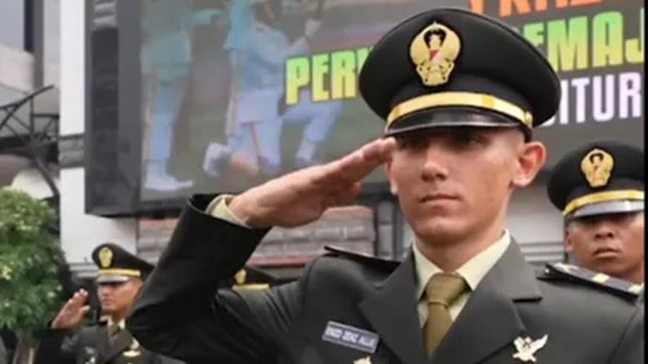 "Empat tahun sudah berlalu, banyak lika liku, banyak warna, sedih ada, bahagia ada, kecewa ada, berhasil ada, tapi semua itu harus dilalui dan diterima,"