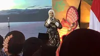 Putri Ariani tampil di&nbsp;acara pembukaan Gelar Batik Nusantara (GBN) 2023 di Senayan Park, Jakarta, 2 Agustus 2023. (Liputan6.com/Asnida Riani)