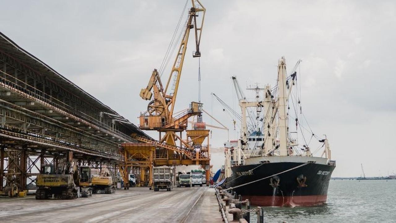 Tiga Penghargaan Buktikan, Petrokimia Gresik Sukses Terapkan Konsep Green and Smart Port untuk Efisiensi Energi