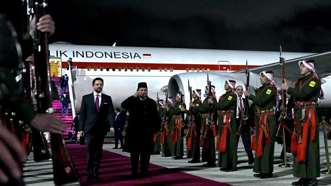 Dikawal F-16 Kerajaan Yordania, Presiden Prabowo Tiba di Amman akan Temui Raja Abdullah II