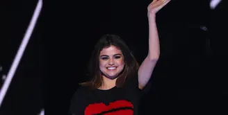 Selena Gomez dilahirkan saat usia ibunya masih menginjak 16 tahun. (ROBYN BECK / AFP)
