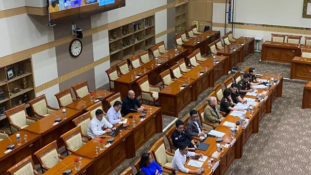 Amsal Sitepu di Komisi III DPR