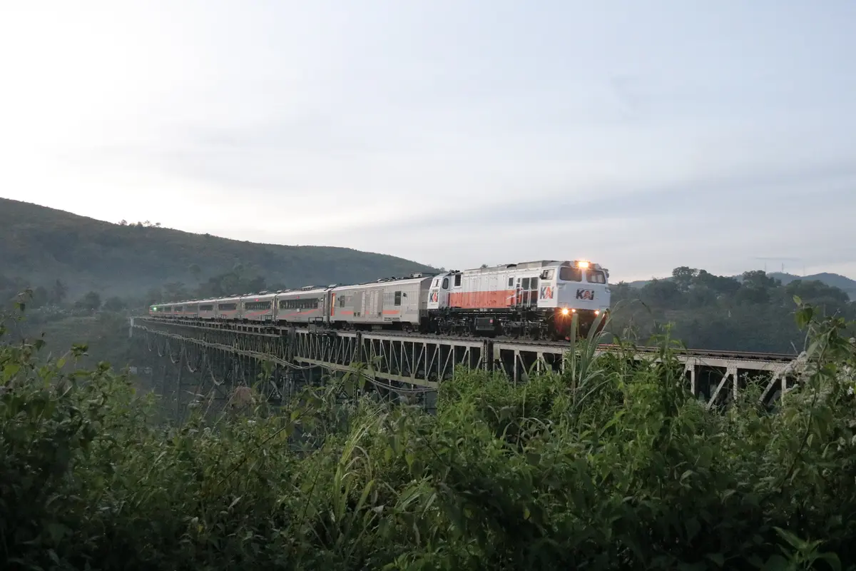 Sepanjang Januari–Februari 2025, PT Kereta Api Indonesia (KAI) Group telah melayani sebanyak 78.542.459 penumpang.