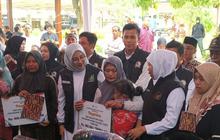 Gubernur Khofifah Salurkan Bantuan Sosial Khofifah Banyuwangi Senilai Rp5,26 Miliar