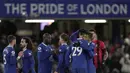 Laga tersebut akhirnya dimenangkan oleh Chelsea dengan skor 2-0. Hal itu membuat Cucurella dan kolega sukses mengakhiri rekor buruk empat laga terakhir Chelsea dengan tiga kekalahan beruntun dan satu laga seri. (AP/Kin Cheung)