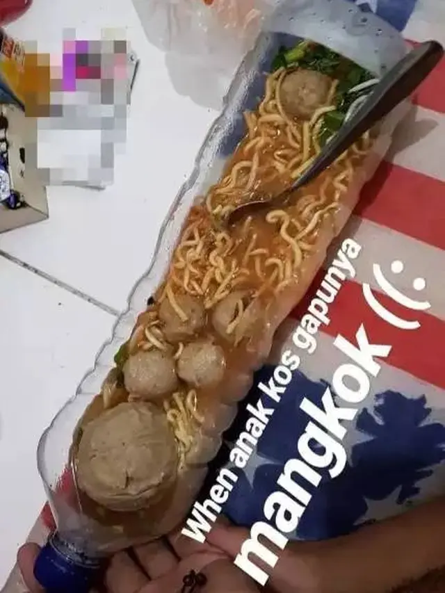 10 Potret Nyeleneh Cara Orang Makan Mi Ini Bikin Heran