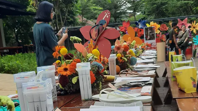 Sejarah Awal Sandal Jepit dan Mengapa ada Hari Sandal Jepit Sedunia?