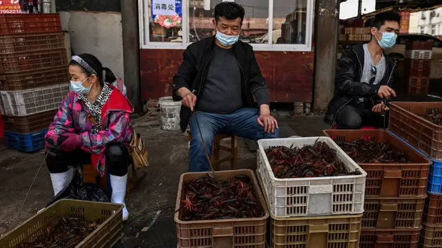 China Kembali Buka Pasar Basah Wuhan