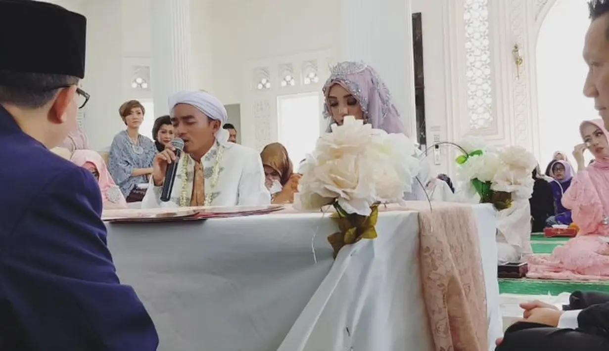 "Saya bilang "taqy setau aku islam itu flexible lhoo ketika tidak ada makanan lagi di hutan selain babi daripada mati gapapa lho makan babi." lanjutnya lagi yang mengaku baru saja berhijrah. (Instagram/taqy_malik)