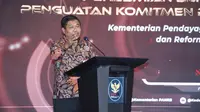 Sekjen Kemendagri Suhajar saat mewakili Menteri Dalam Negeri (Mendagri) Muhammad Tito Karnavian memberikan sambutan pada acara Peresmian Bersama MPP dan Penguatan Komitmen Penerapan MPP Digital di Hotel Ritz Carlton, Jakarta, Kamis (7/3)/Istimewa.